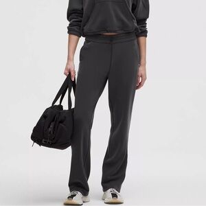 Lululemon Softstreme High-Rise Pant *Short – Black – Size 0